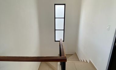 CASA CON 2 RECÁMARAS EN PRIVADA, CONKAL