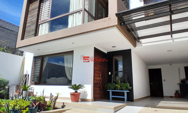 En Venta moderna Casa en Chilcapamba!  Ciudadela de las Enfermeras – Cuenca