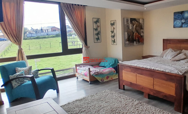 En Venta moderna Casa en Chilcapamba!  Ciudadela de las Enfermeras – Cuenca
