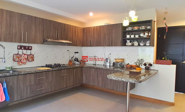 En Venta moderna Casa en Chilcapamba!  Ciudadela de las Enfermeras – Cuenca