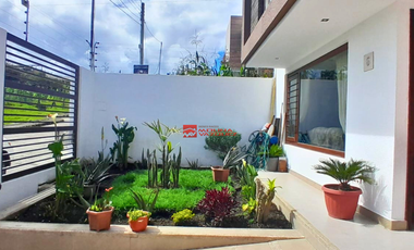 En Venta moderna Casa en Chilcapamba!  Ciudadela de las Enfermeras – Cuenca