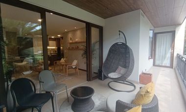 VENDO MODERNO DEPARTAMENTO EN EDIFICIO EXCLUSIVO EN CUMBAYA - TUMBACO