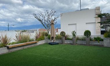 VENDO MODERNO DEPARTAMENTO EN EDIFICIO EXCLUSIVO EN CUMBAYA - TUMBACO