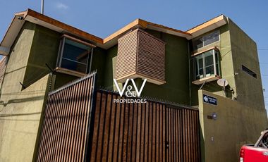 SE VENDE CASA EN PSJE PLAYA QUINTEROS.