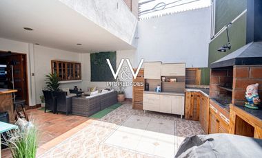 SE VENDE CASA EN PSJE PLAYA QUINTEROS.