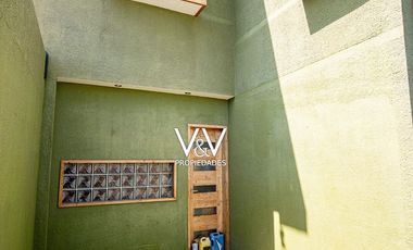 SE VENDE CASA EN PSJE PLAYA QUINTEROS.