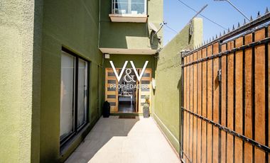 SE VENDE CASA EN PSJE PLAYA QUINTEROS.