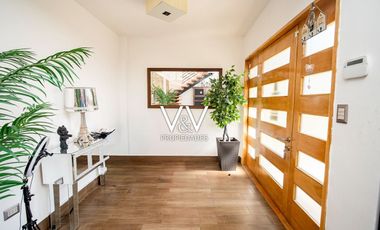 SE VENDE CASA EN PSJE PLAYA QUINTEROS.