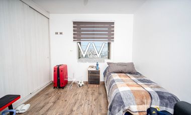 SE VENDE CASA EN PSJE PLAYA QUINTEROS.
