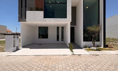 ✨ UNA RESIDENCIA QUE IMPONE POR SU AMPLITUD Y DOBLE ALTURA ✨