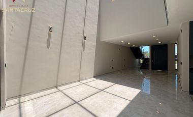 ✨ UNA RESIDENCIA QUE IMPONE POR SU AMPLITUD Y DOBLE ALTURA ✨