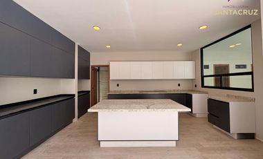 ✨ UNA RESIDENCIA QUE IMPONE POR SU AMPLITUD Y DOBLE ALTURA ✨