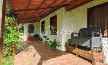 Leon Propiedades vende 4,4 has. a orilla de camino principal, sector Pataguilla, Curacaví.