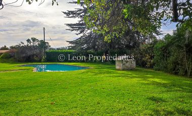 Leon Propiedades vende 4,4 has. a orilla de camino principal, sector Pataguilla, Curacaví.