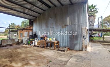 Leon Propiedades vende 4,4 has. a orilla de camino principal, sector Pataguilla, Curacaví.