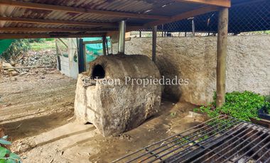 Leon Propiedades vende 4,4 has. a orilla de camino principal, sector Pataguilla, Curacaví.