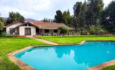 Leon Propiedades vende 4,4 has. a orilla de camino principal, sector Pataguilla, Curacaví.