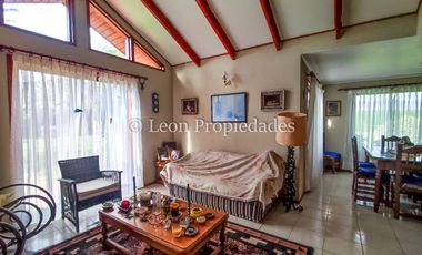 Leon Propiedades vende 4,4 has. a orilla de camino principal, sector Pataguilla, Curacaví.