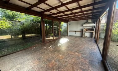 Hermosa y amplia casa en venta, Isla Teja Sur, Valdivia
