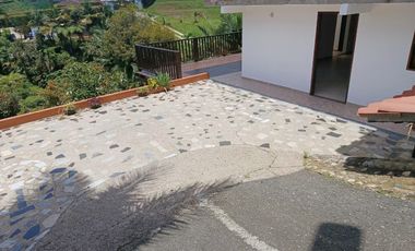 SE ARRIENDA CASA CAMPESTRE EN VEREDA LAS CUCHILLAS, RIONEGRO