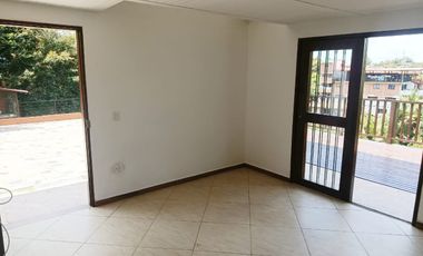 SE ARRIENDA CASA CAMPESTRE EN VEREDA LAS CUCHILLAS, RIONEGRO