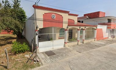 ¡CASA EN REMATE BANCARIO! - Calle Claveles, Las Rosas, Comalcalco, Tabasco, México.