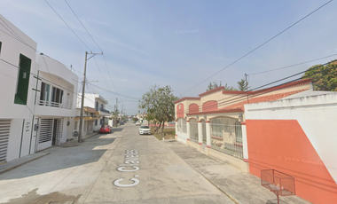 ¡CASA EN REMATE BANCARIO! - Calle Claveles, Las Rosas, Comalcalco, Tabasco, México.
