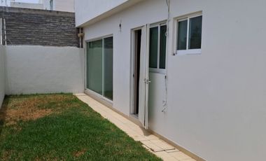 CASA EN RENTA EN PRIVADA
