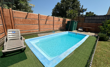 Se arrienda hermosa y amplia casa 3D 2B en condominio de La Cruz.