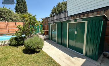 Se arrienda hermosa y amplia casa 3D 2B en condominio de La Cruz.