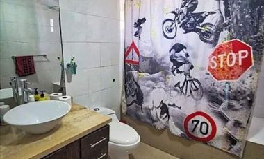 VENTA / ARRIENDO: CASA 4D+SSERVICIO, CON TERMOPANEL Y GRAN TERRENO EN CONDOMINIO DE LIRAY | UF 13.000