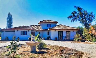 VENTA / ARRIENDO: CASA 4D+SSERVICIO, CON TERMOPANEL Y GRAN TERRENO EN CONDOMINIO DE LIRAY | UF 13.000