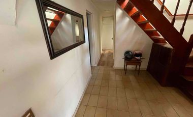 casa frente a clínica  ICOS