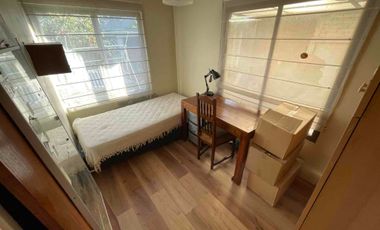 casa frente a clínica  ICOS