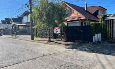 casa frente a clínica  ICOS