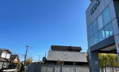 casa frente a clínica  ICOS