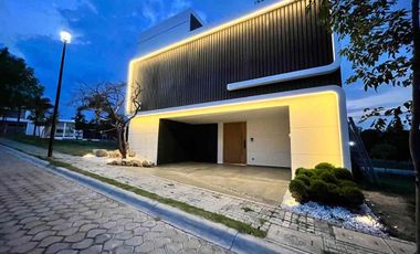 Residencia de lujo en Venta, parque Isla Blanca lomas de Angelopolis.