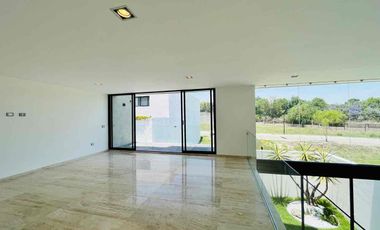 Residencia de lujo en Venta, parque Isla Blanca lomas de Angelopolis.