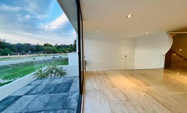 Residencia de lujo en Venta, parque Isla Blanca lomas de Angelopolis.