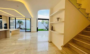 Residencia de lujo en Venta, parque Isla Blanca lomas de Angelopolis.