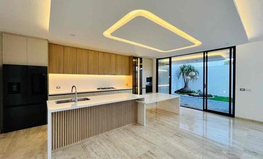 Residencia de lujo en Venta, parque Isla Blanca lomas de Angelopolis.
