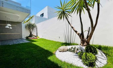 Residencia de lujo en Venta, parque Isla Blanca lomas de Angelopolis.