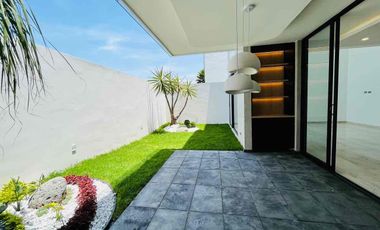 Residencia de lujo en Venta, parque Isla Blanca lomas de Angelopolis.