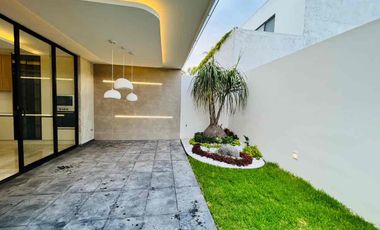 Residencia de lujo en Venta, parque Isla Blanca lomas de Angelopolis.