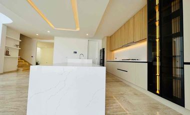 Residencia de lujo en Venta, parque Isla Blanca lomas de Angelopolis.