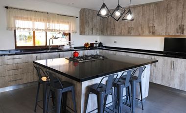 Vende Casa en Parcela