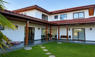 Vende Casa en Parcela