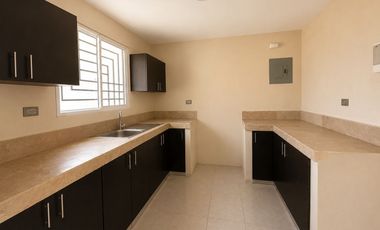 Casa de alquiler en la Urbanización Málaga 2, Vía a Salitre, 3 dormitorios.