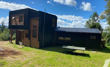 Se vende hermosa parcela de 5.200 m2 con casa de 139 m2 en sector Pichihuape