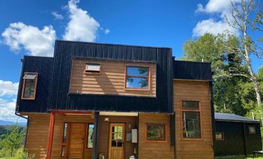 Se vende hermosa parcela de 5.200 m2 con casa de 139 m2 en sector Pichihuape